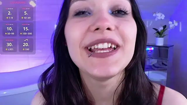 Snapshot of DarcyBlackwood chatting on June 10, 1:28 am DarcyBlackwood online show from June 10, 1:28 am
