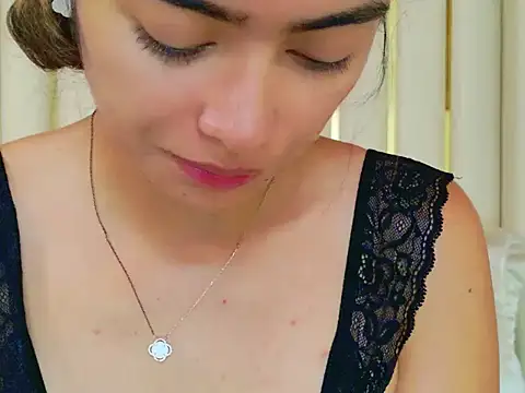 AnnieDesire online show from April 28, 2:33 pm