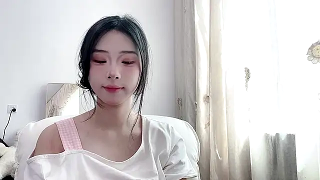 yiyibaby2026 online show from May 7, 2:39 am