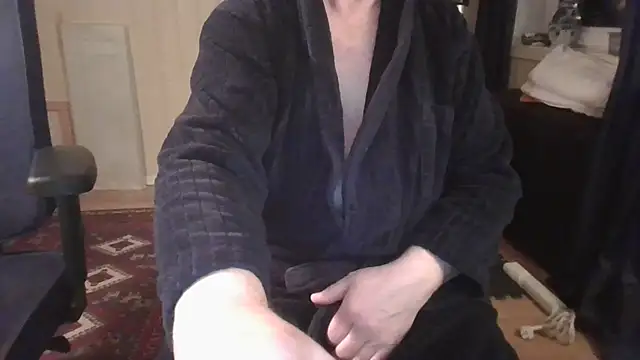 Snapshot of Buggemann chatting on April 17, 3:09 am Buggemann online show from April 17, 3:09 am