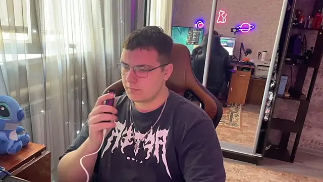 EricKnight1 online show from March 12, 9:26 am