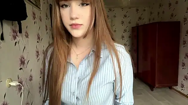 Snapshot of AnnaWasp chatting on May 18, 4:18 am AnnaWasp online show from May 18, 4:18 am