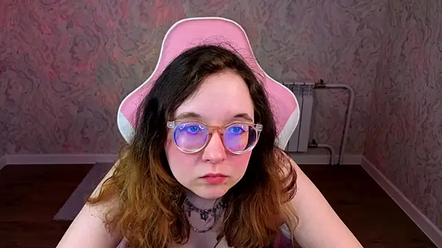 Snapshot of Aleks-caster chatting on March 30, 9:32 am Aleks-caster online show from March 30, 9:32 am