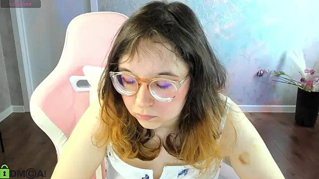 Snapshot of Aleks-caster chatting on April 21, 2:51 am Aleks-caster online show from April 21, 2:51 am