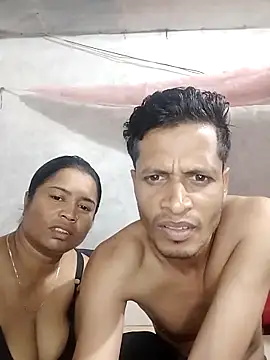 Snapshot of prianka32 chatting on March 15, 5:35 am prianka32 online show from March 15, 5:35 am