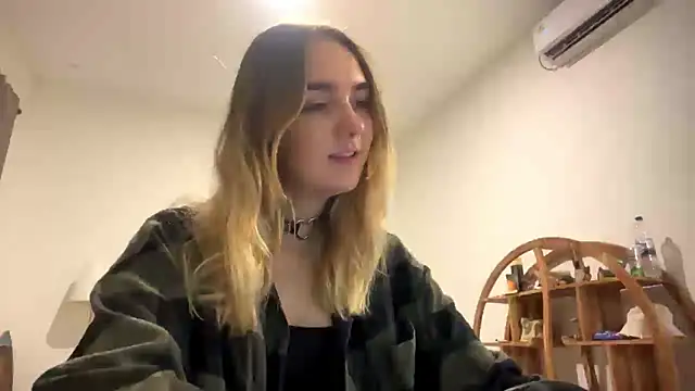 RoxyWet online show from March 15, 5:30 pm