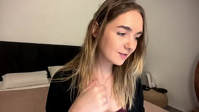 RoxyWet online show from April 17, 1:36 pm