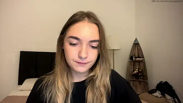 RoxyWet online show from April 24, 1:24 pm