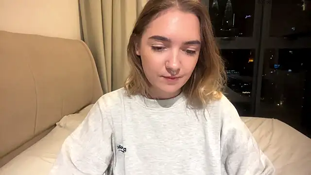 Snapshot of RoxyWet chatting on May 19, 2:12 pm RoxyWet online show from May 19, 2:12 pm