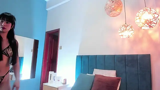 SabrinaWarren  online show from May 27, 12:40 am