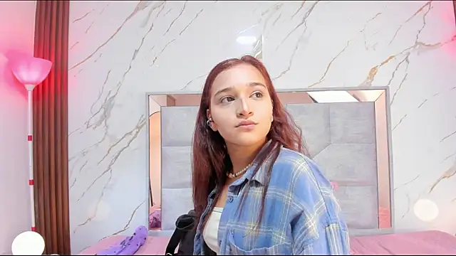 LeahLuna  online show from March 19, 11:47 am