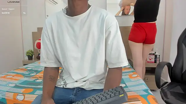 Ebony N Blonde online show from May 8, 8:58 pm