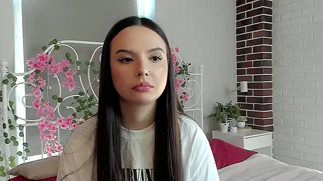 Snapshot of MeghanSkaer chatting on March 22, 10:29 am MeghanSkaer online show from March 22, 10:29 am