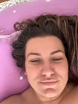 SweetCurvess online show from April 28, 7:35 am