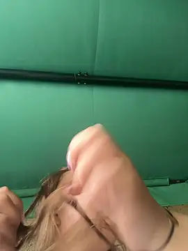 SweetCurvess online show from June 20, 2:20 pm