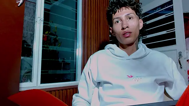 Daniel DLuxxx online show from March 17, 4:28 am