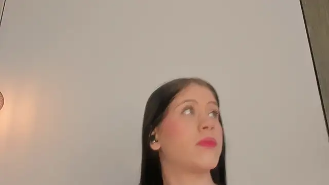 saraa joness  online show from March 27, 7:35 pm