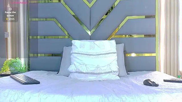 Snapshot of Oliver_bigblack_cock chatting on March 13, 6:03 pm Oliver bigblack cock online show from March 13, 6:03 pm