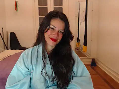 Snapshot of Polyglot_Goddess chatting on March 13, 11:17 am Polyglot Goddess online show from March 13, 11:17 am