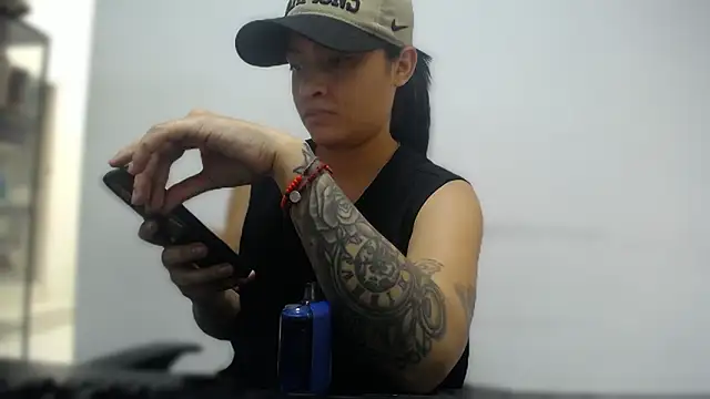 Snapshot of May-ana chatting on March 12, 9:10 pm May-ana online show from March 12, 9:10 pm