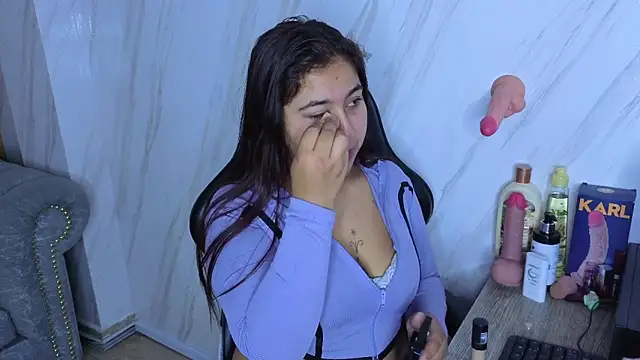 Lunafemme tf online show from April 25, 3:09 am