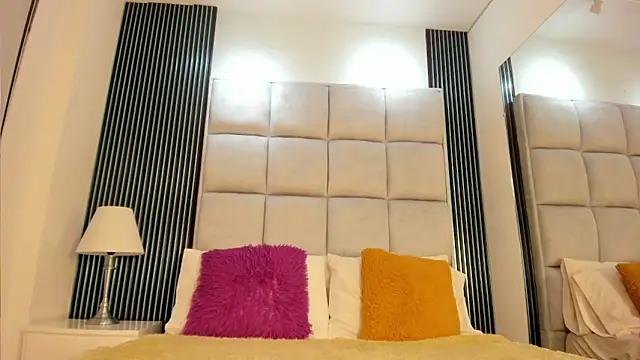 Amelie Fabulous  online show from March 25, 12:00 pm