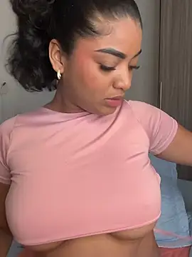 Snapshot of karlymonroe chatting on June 6, 8:24 pm karlymonroe online show from June 6, 8:24 pm