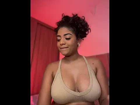 Snapshot of karlymonroe chatting on June 12, 10:08 pm karlymonroe online show from June 12, 10:08 pm