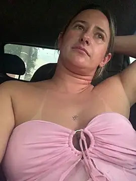 Snapshot of lolitaloirasex chatting on March 13, 9:32 pm lolitaloirasex online show from March 13, 9:32 pm