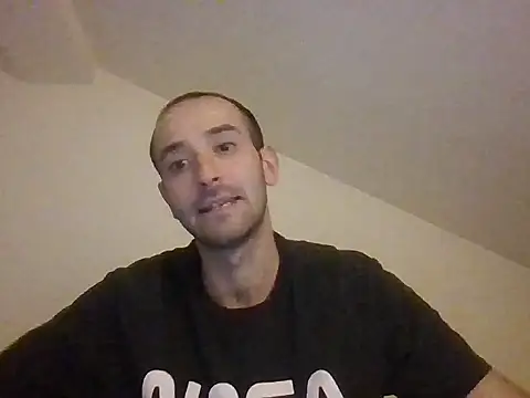 Snapshot of MessyBunco chatting on March 13, 5:03 am MessyBunco online show from March 13, 5:03 am