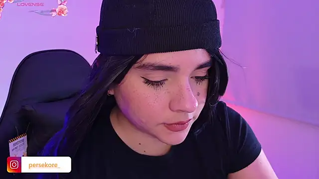 its persy online show from April 4, 8:50 pm