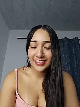 Snapshot of isabellaHill2 chatting on May 2, 5:23 am isabellaHill2 online show from May 2, 5:23 am