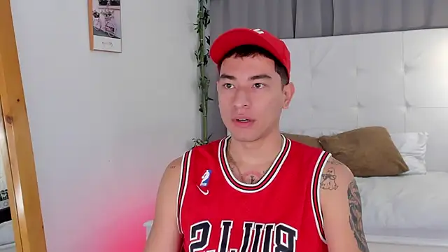 Thiago 2003  online show from June 1, 12:29 pm