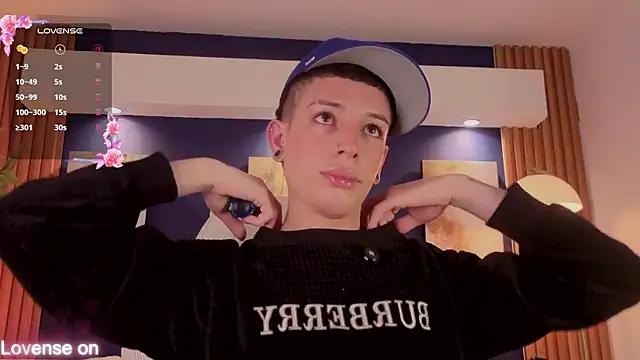 Luca Prince  online show from March 23, 3:43 am