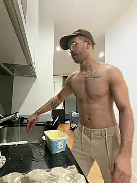 Snapshot of Putinhobrpt chatting on March 13, 9:10 pm Putinhobrpt online show from March 13, 9:10 pm