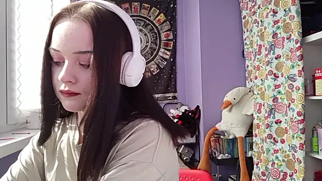 OneMomentPunch online show from March 14, 11:26 am