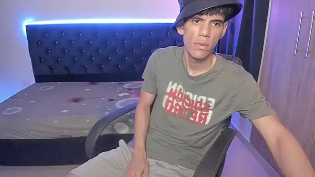 Josy 11 online show from April 13, 10:59 pm