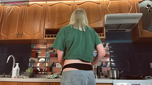 ivygenesis online show from March 25, 5:52 pm