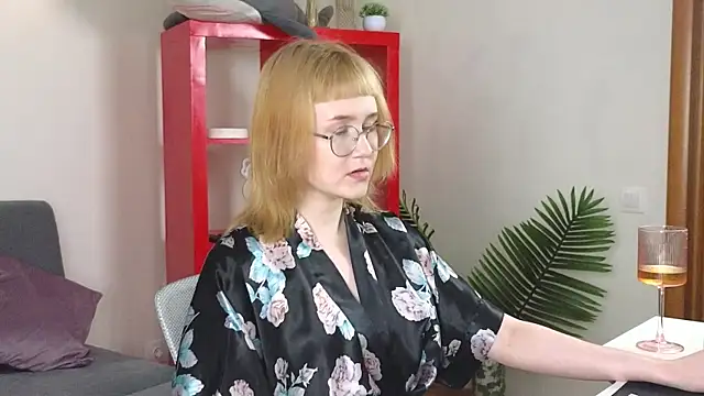 TheaQuill online show from May 1, 5:17 pm