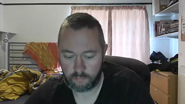 Snapshot of JobeySays chatting on April 2, 3:20 pm JobeySays online show from April 2, 3:20 pm