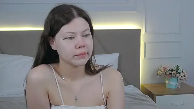 Sophie Rays online show from April 9, 4:01 am