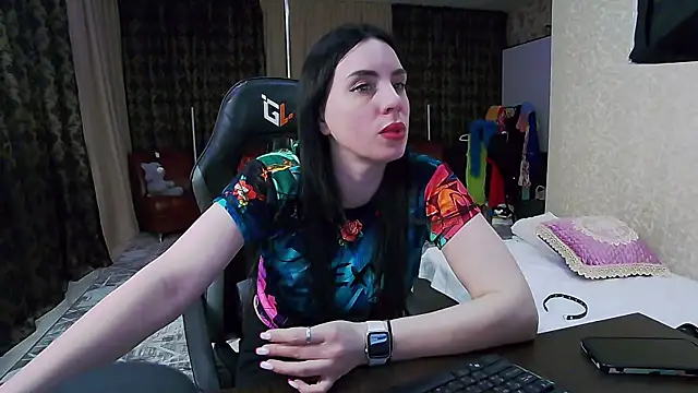 Snapshot of Alex_Svift chatting on May 4, 4:47 pm Alex Svift online show from May 4, 4:47 pm