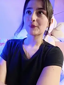 Snapshot of KarolyneLune chatting on May 20, 8:04 pm KarolyneLune online show from May 20, 8:04 pm