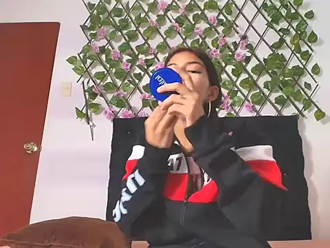 Sweet Scarlett  online show from April 17, 2:09 pm