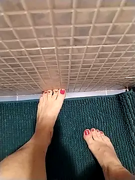 Snapshot of feetandcock85 chatting on March 13, 8:15 pm feetandcock85 online show from March 13, 8:15 pm