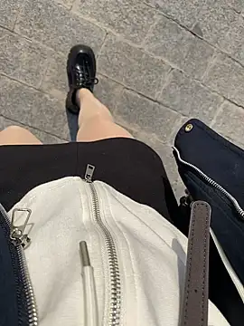 Snapshot of AIone_se chatting on April 10, 8:41 am AIone se online show from April 10, 8:41 am