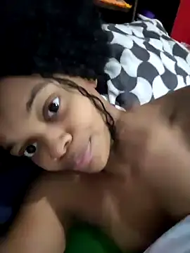 marialuiza2027 online show from April 12, 12:43 pm