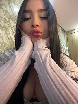 Snapshot of angel_sweet_v chatting on July 5, 4:19 am angel sweet v online show from July 5, 4:19 am