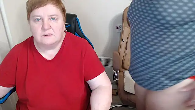 Snapshot of Lindy-Jeanie chatting on March 20, 8:46 pm Lindy-Jeanie online show from March 20, 8:46 pm