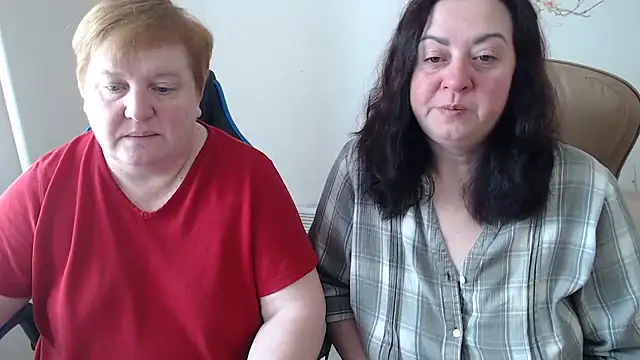 Snapshot of Lindy-Jeanie chatting on March 26, 9:37 am Lindy-Jeanie online show from March 26, 9:37 am